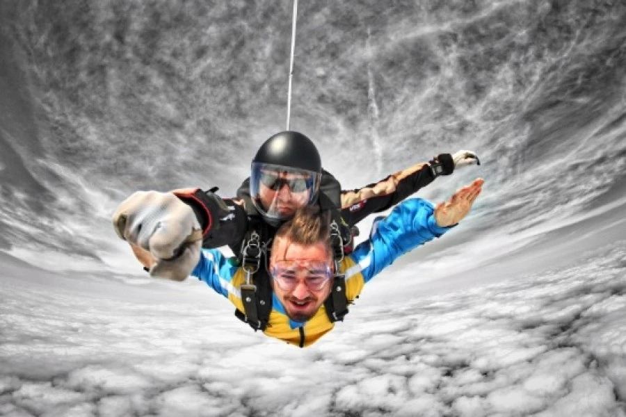 Tandem Skydiving Experience – Private Trip from Prague 1