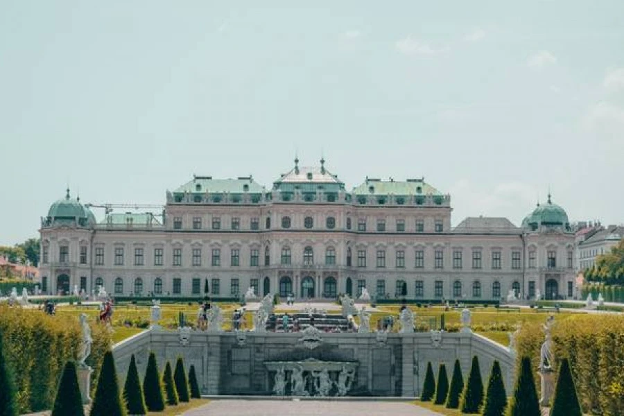 VIP Honeymoon Journey through Bohemia 14