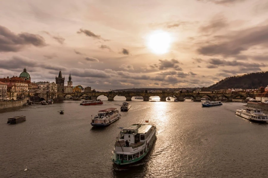 Private 8-Hour Prague Highlights Tour with Castle, Lunch & Boat Cruise 5