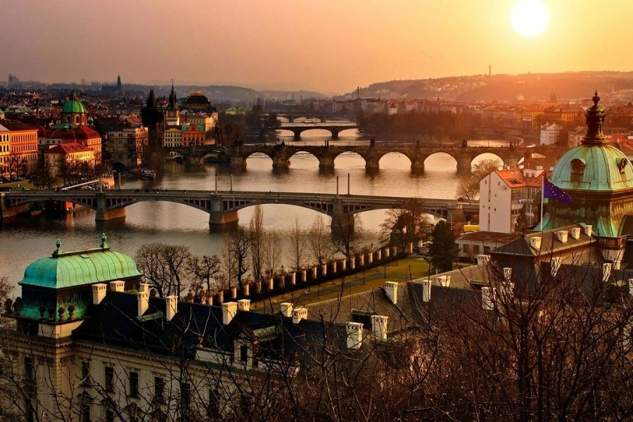 Romantic Prague Weekend for Couples 7