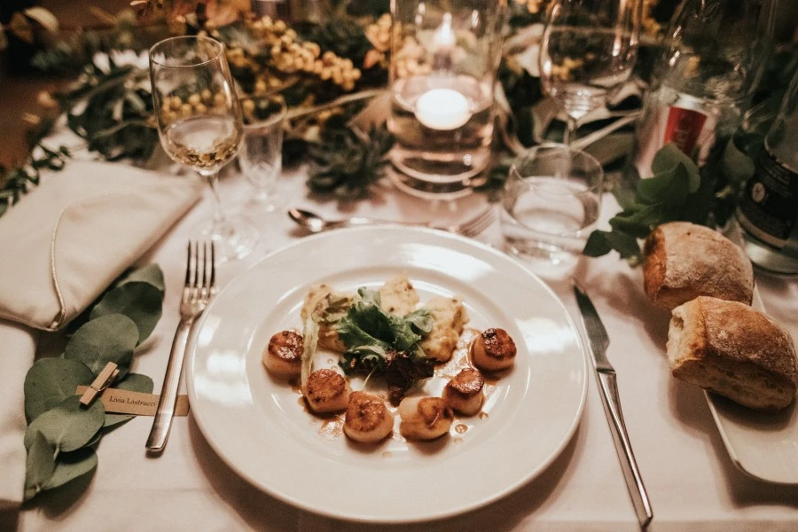 Private Candlelight Dinner & Limousine Ride in Prague 2