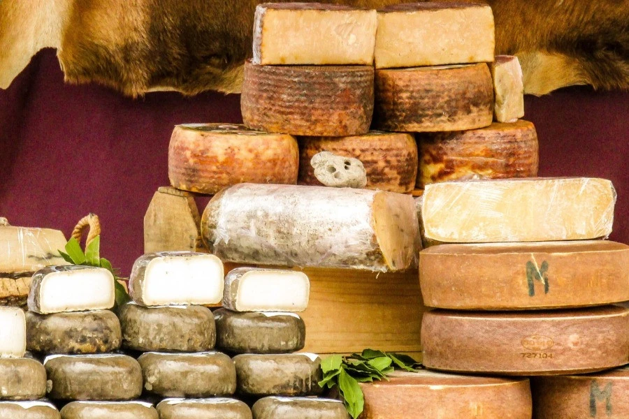 Private Farm & Cheese Tasting Experience near Prague 9